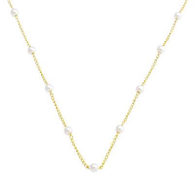 Delicate pearl necklace