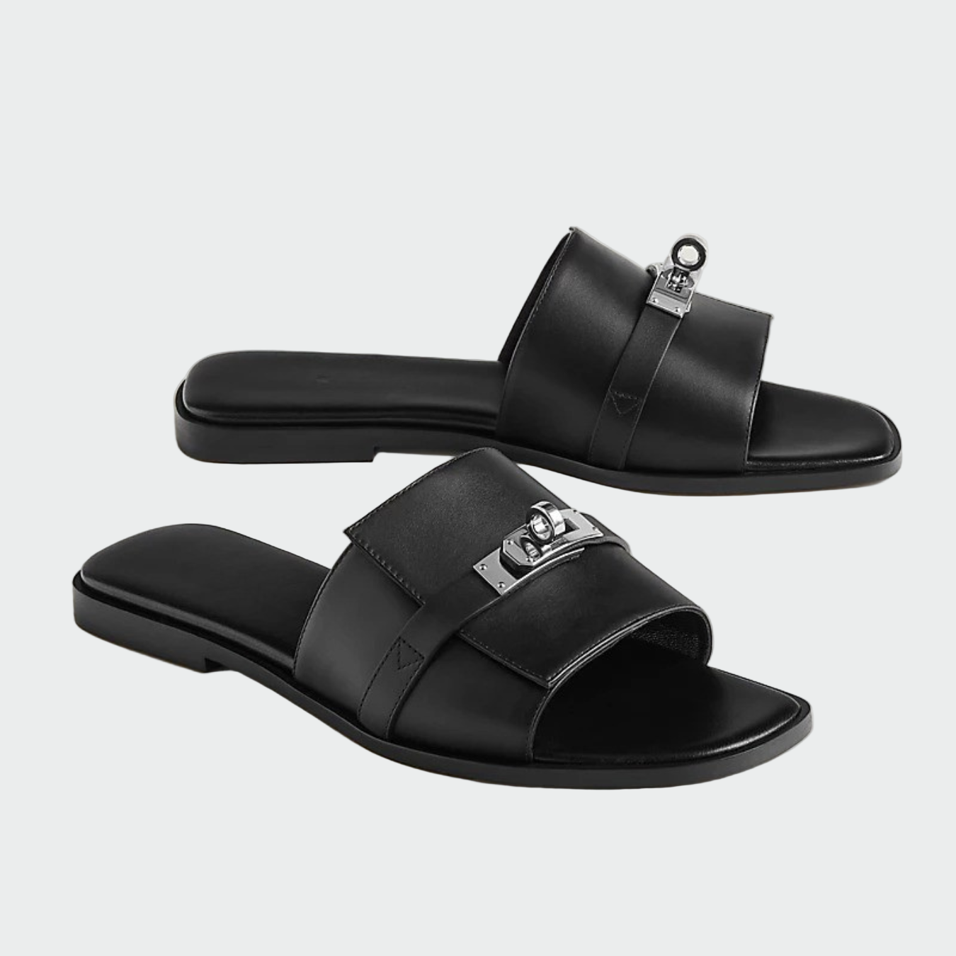 Flat sandals with buckle