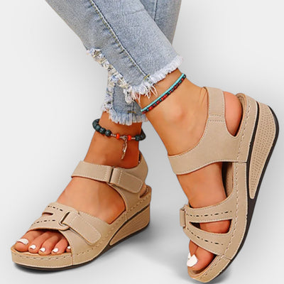 Open-toe sandals