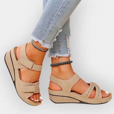 Open-toe sandals