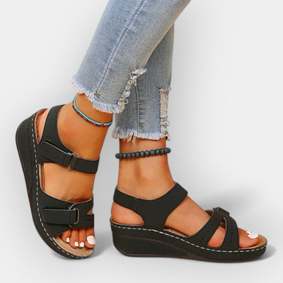 Open-toe sandals