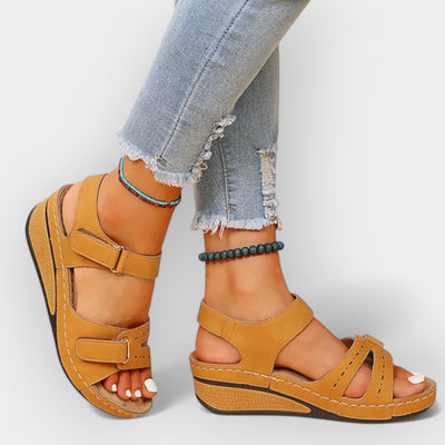Open-toe sandals