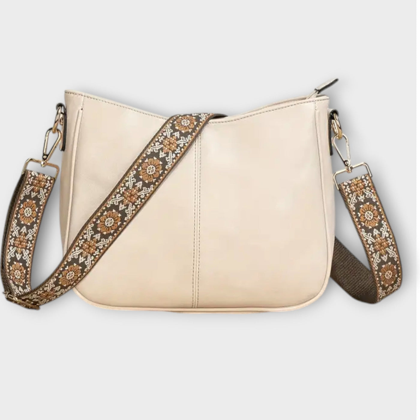 Shoulder bag with bohemian strap