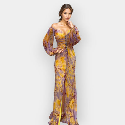 Airy dress with a slit