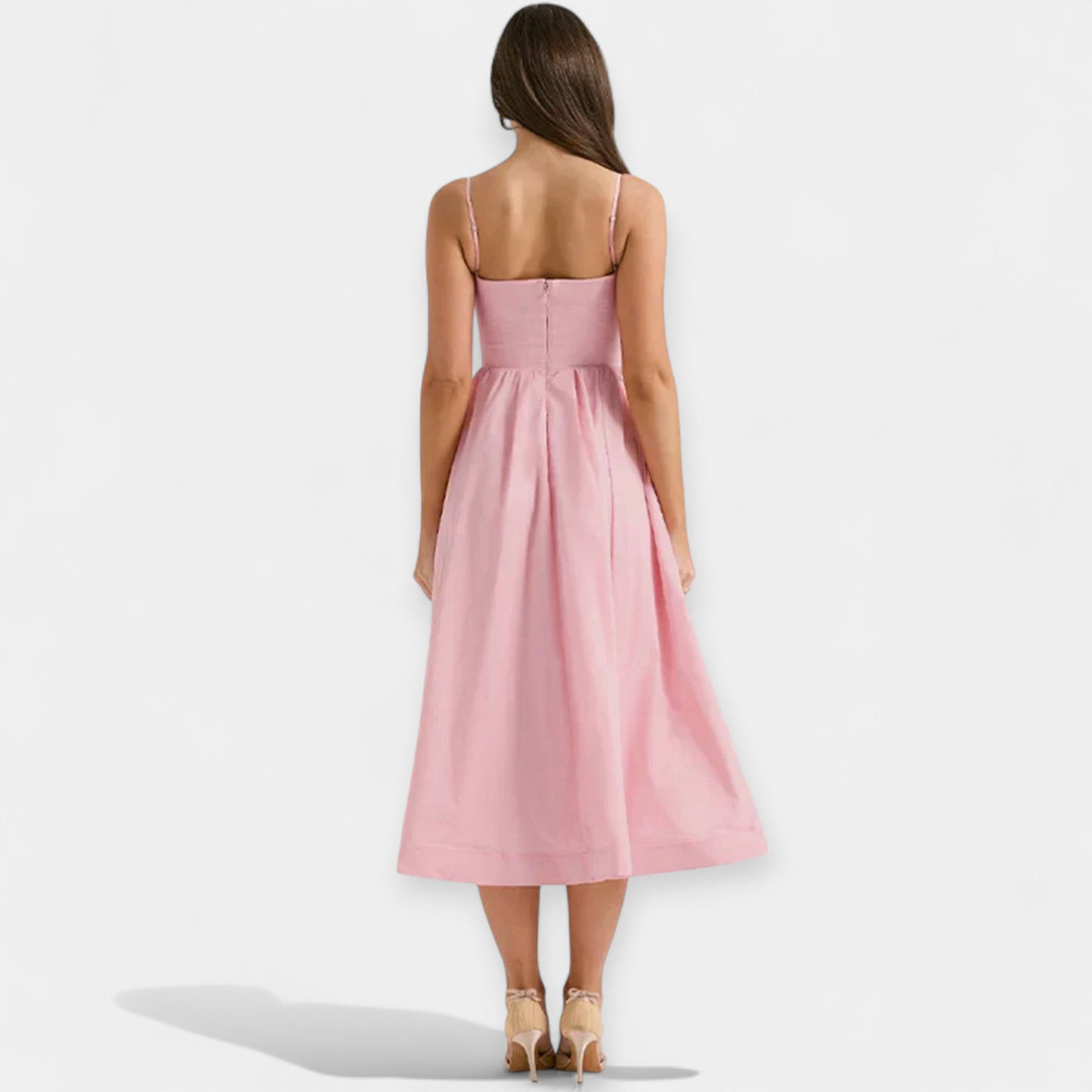 Midi dress with round neckline and shoulder straps