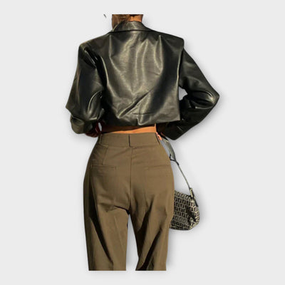 Short leather jacket with pockets