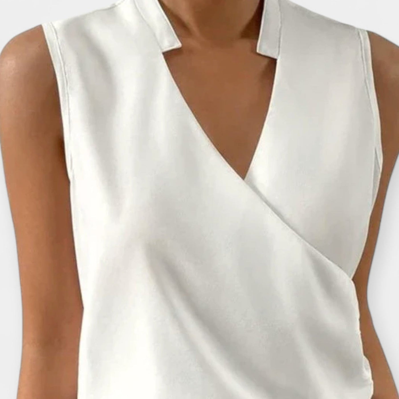 Sleeveless solid color top