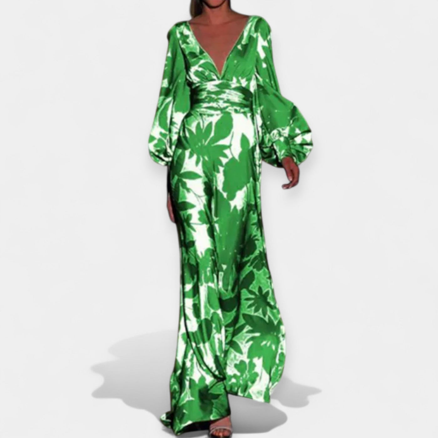 Dress with airy accents