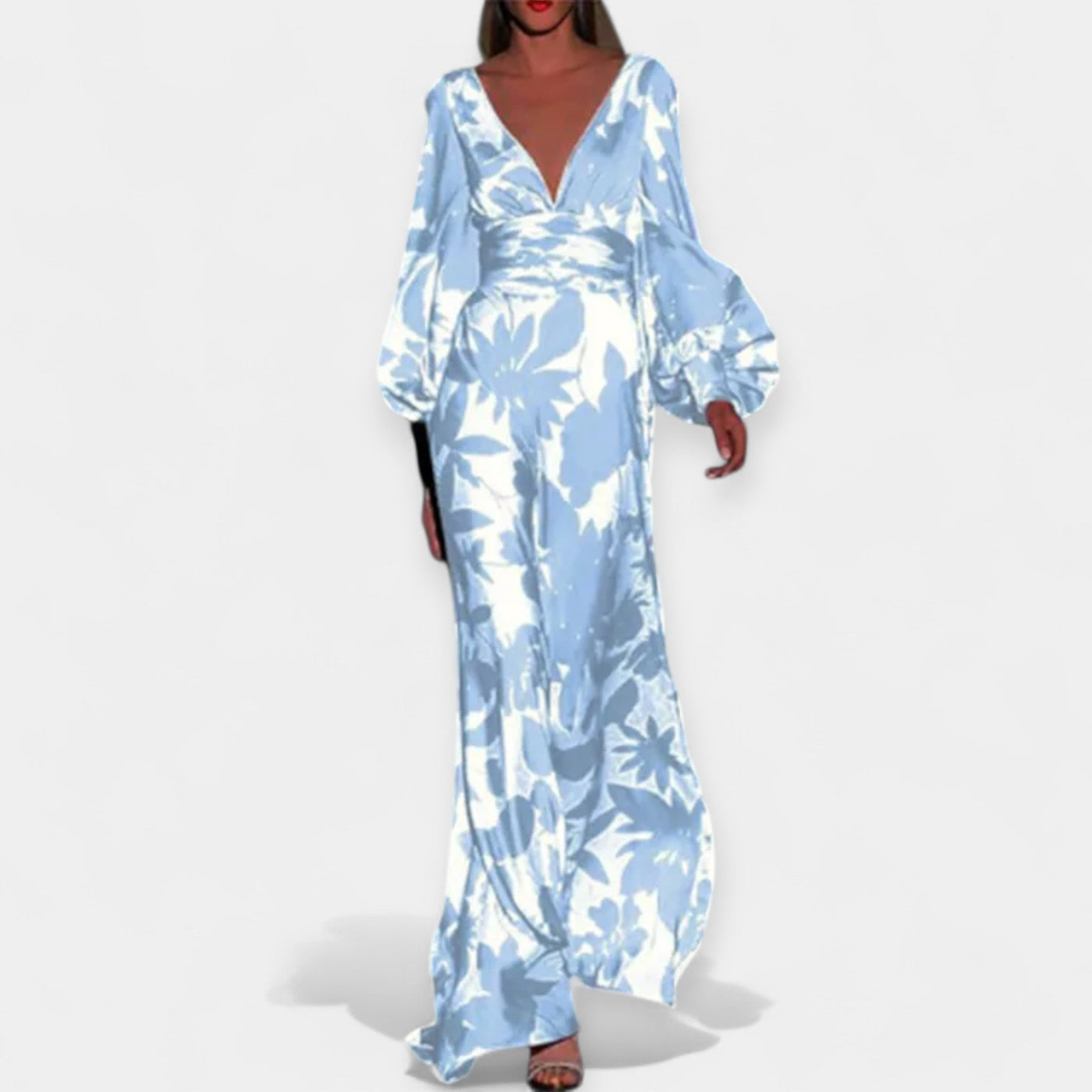 Dress with airy accents