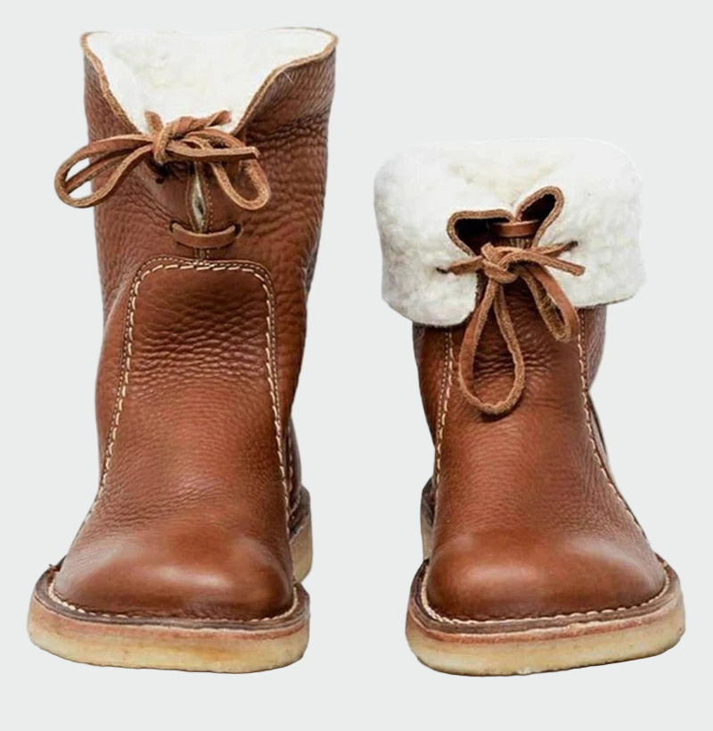 Leather boots with fur lining and laces
