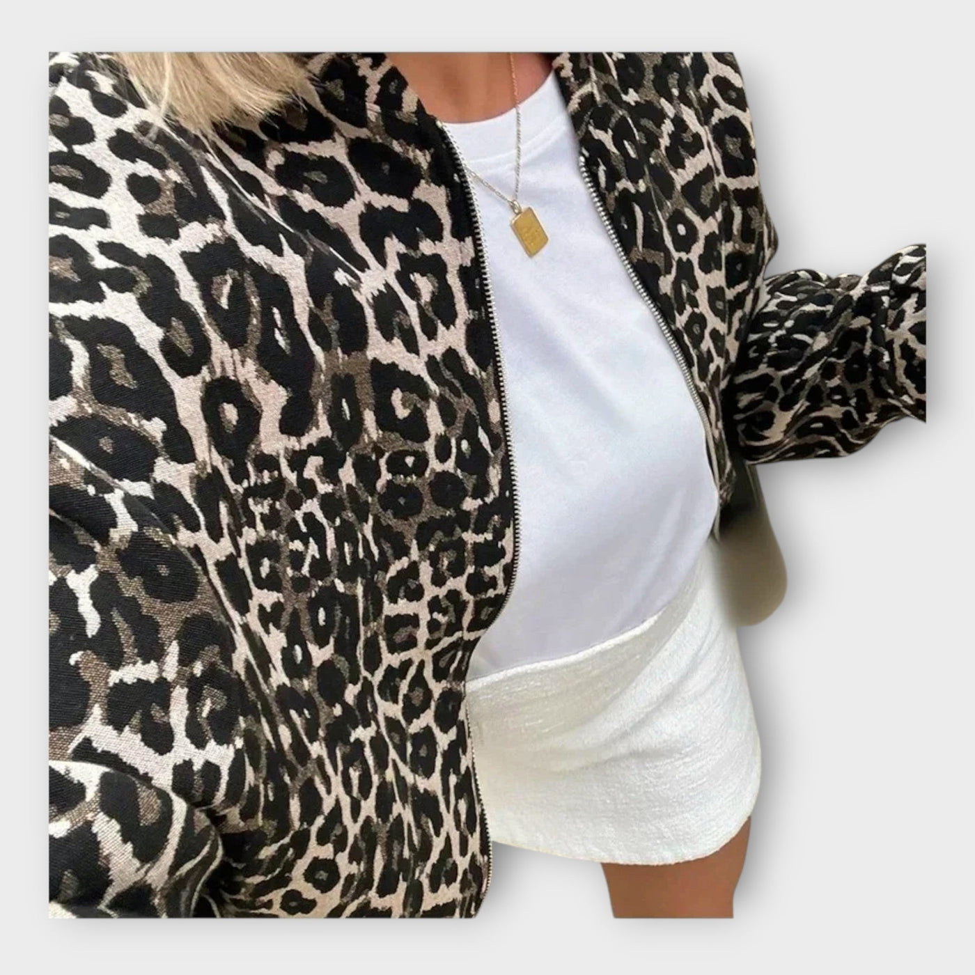 Elegant patterned blazer