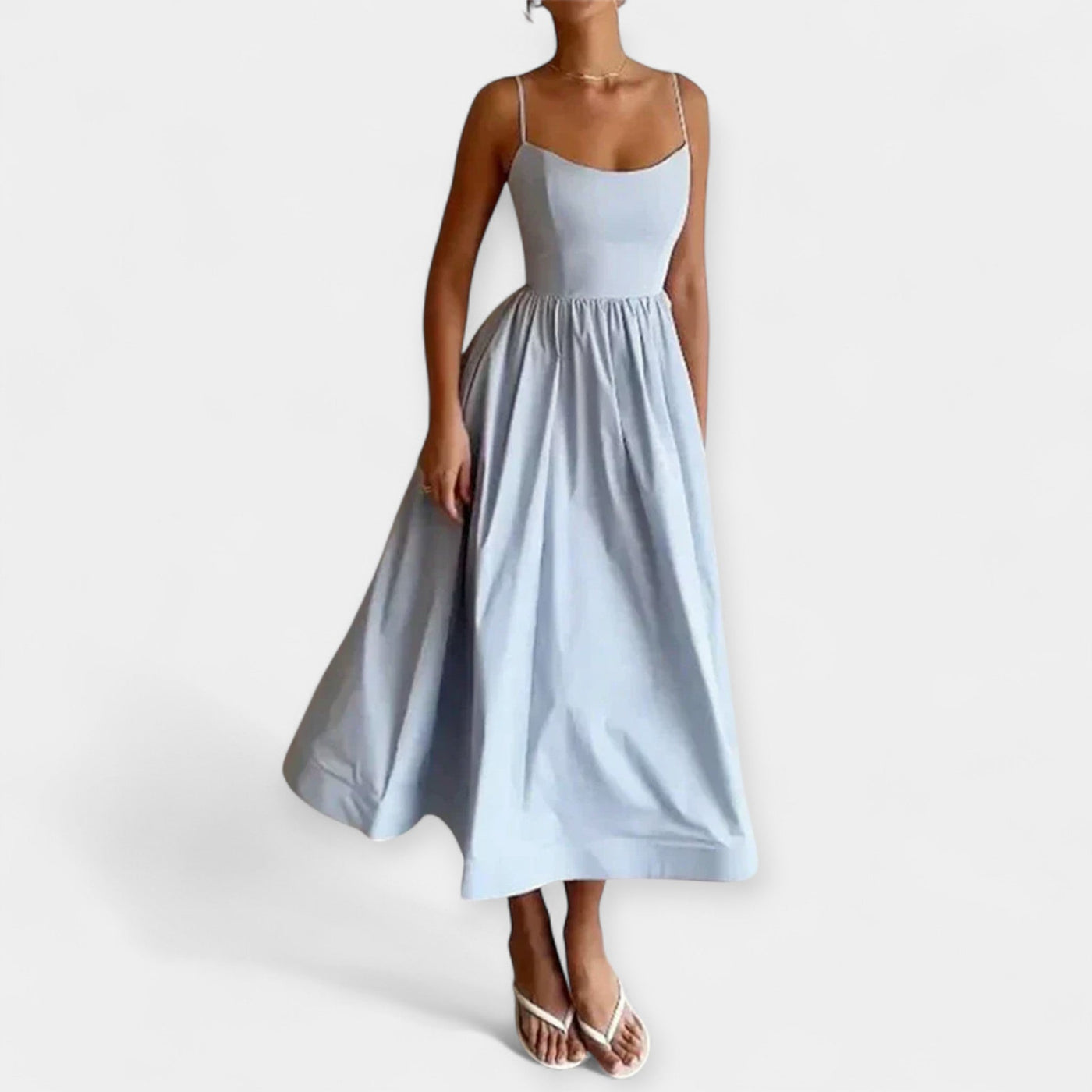 Midi dress with round neckline and shoulder straps