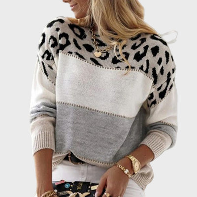 Comfortable knitted sweater with animal print