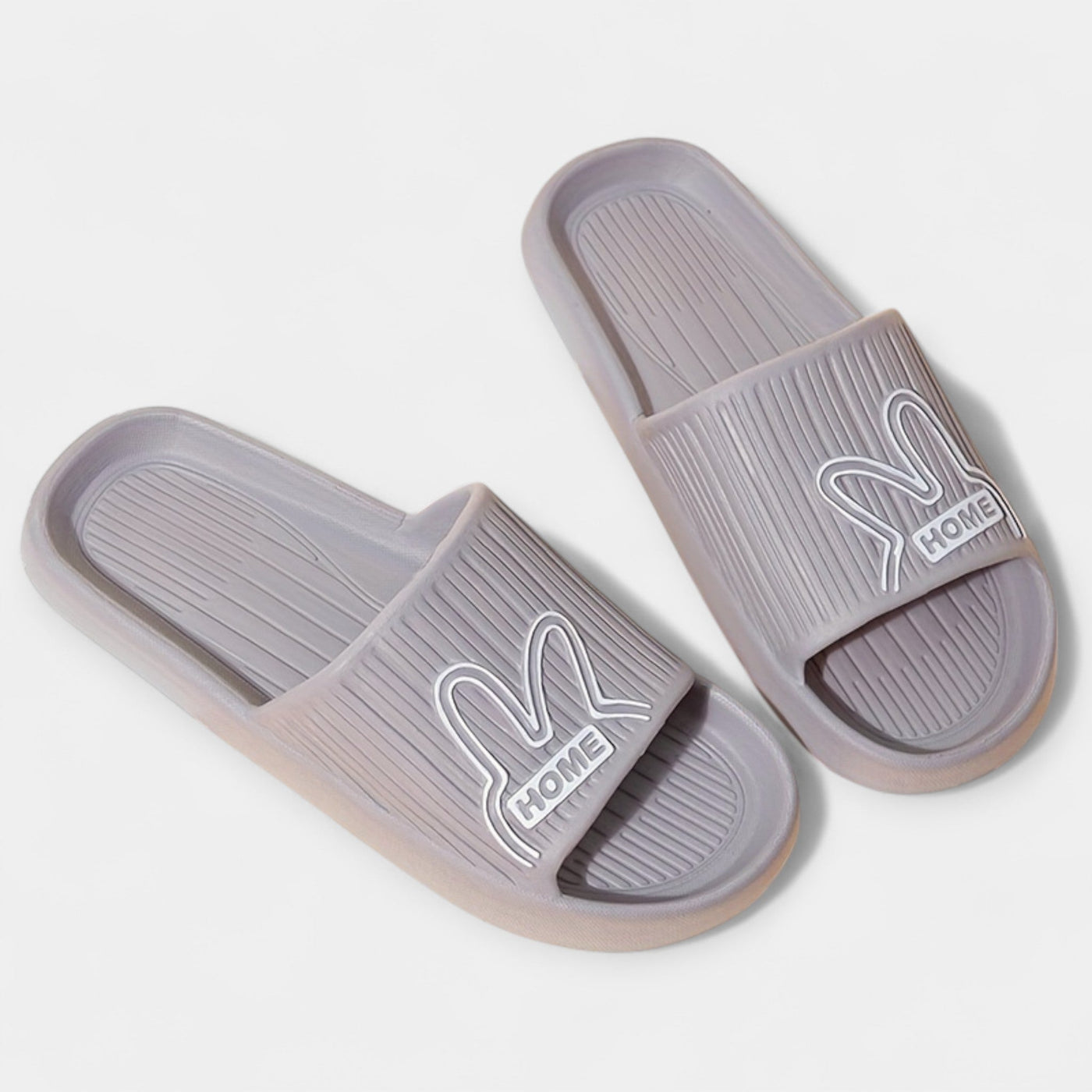 Women's slippers with cartoon design