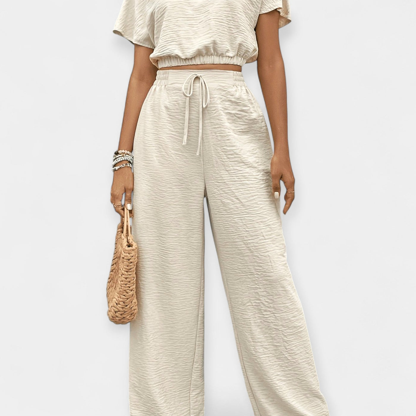 Stylish and wide-cut set