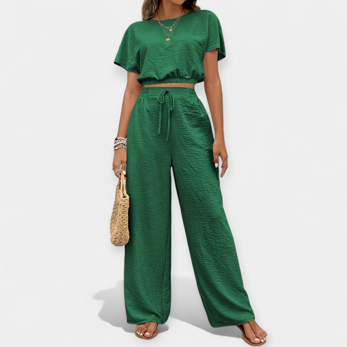 Stylish and wide-cut set