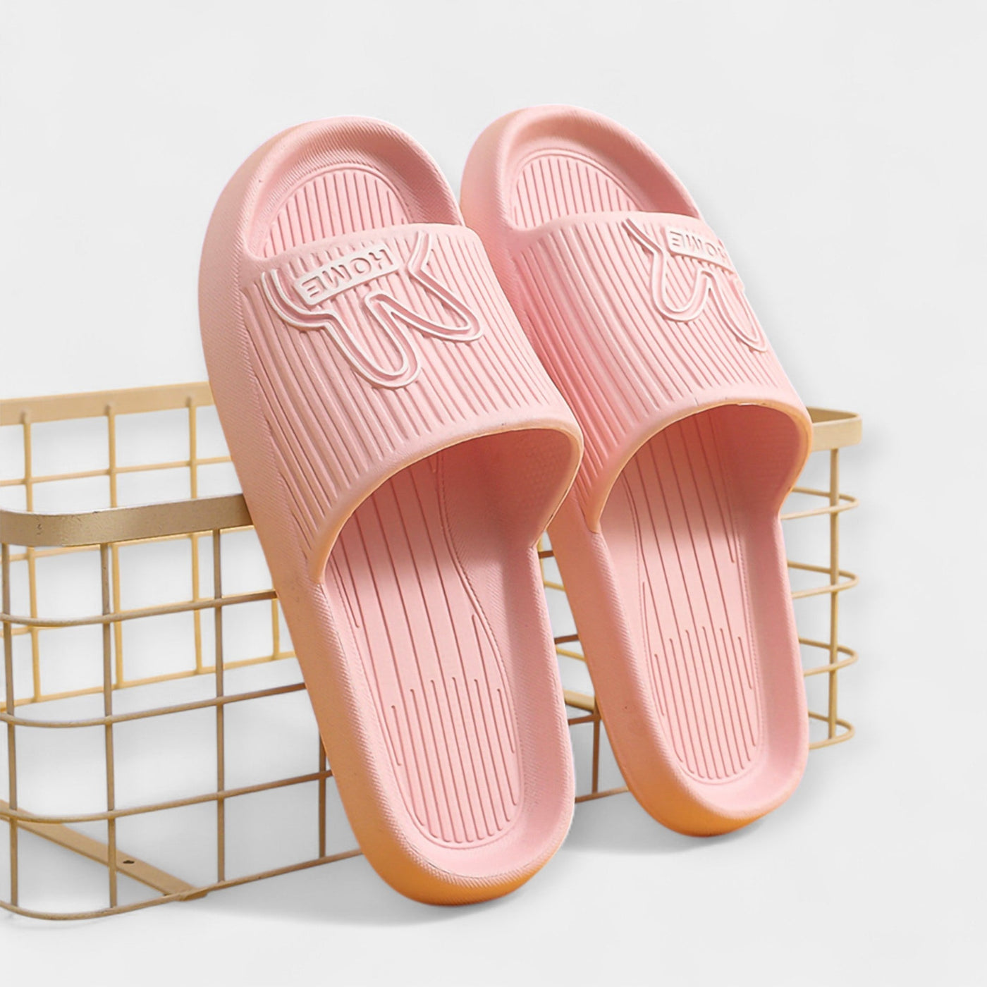 Women's slippers with cartoon design