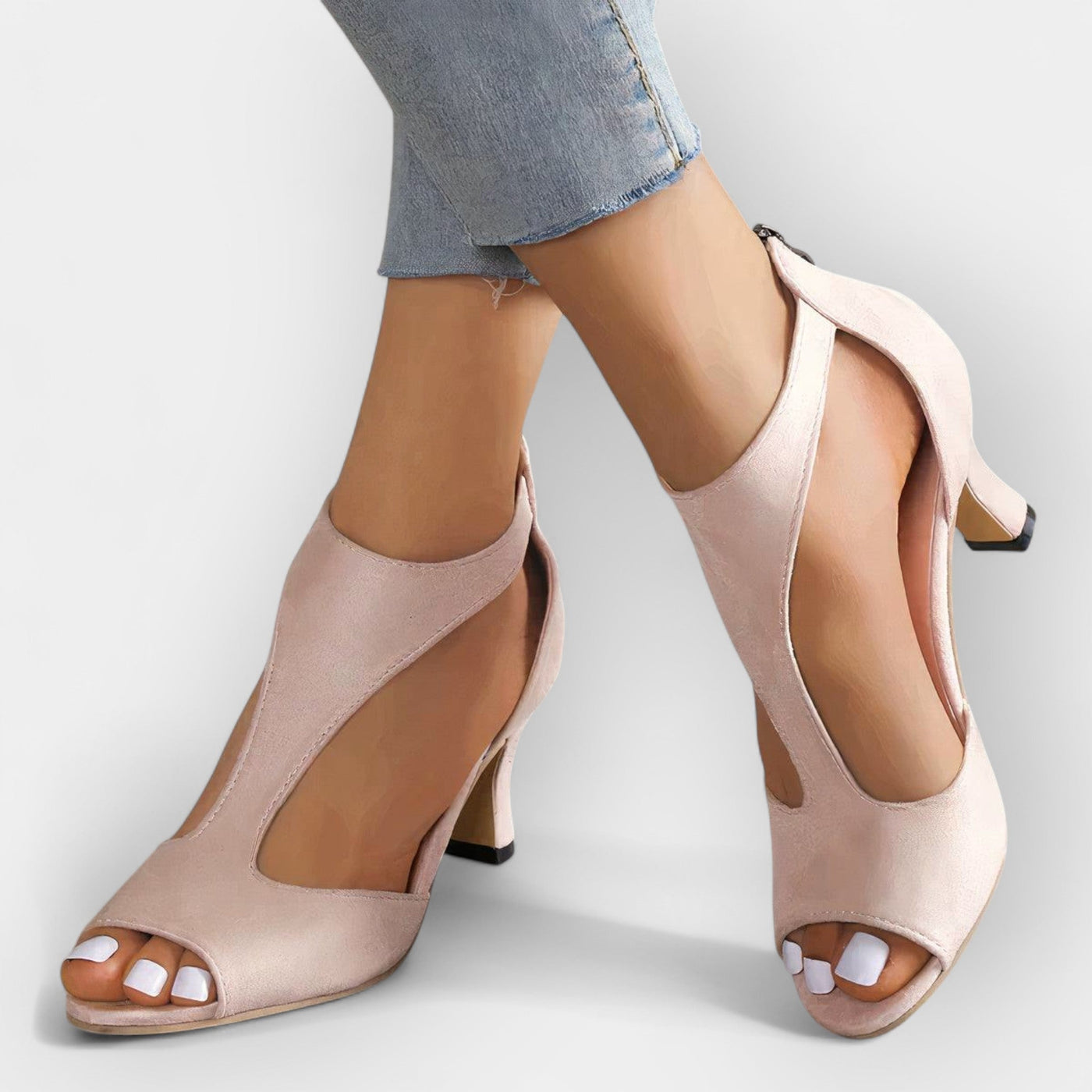 Low-heeled sandals
