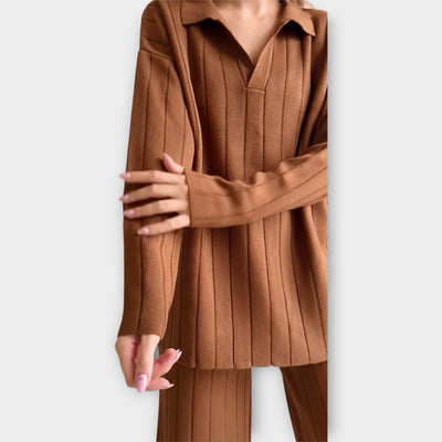 A set with loose lines and minimalist style