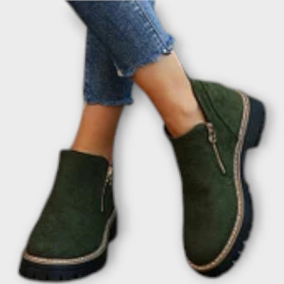 Elegant and comforable boots