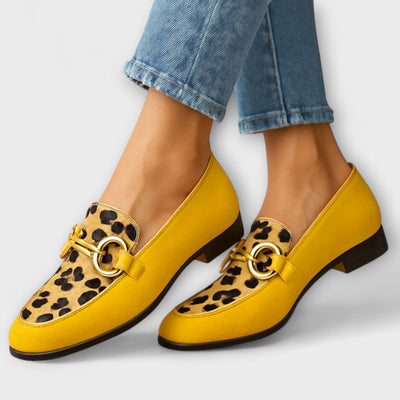 Vibrant loafers with leopard print