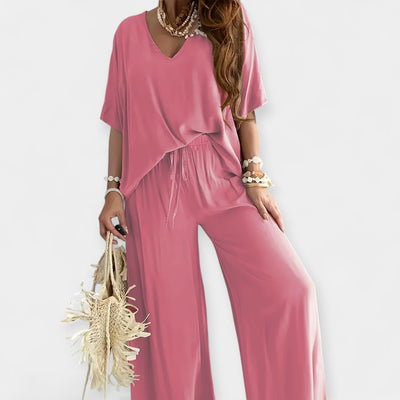 Airy set with wide trousers and a loose blouse