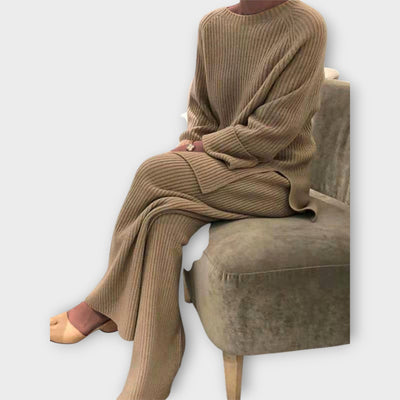 Knitted set with openwork pattern