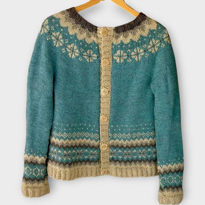 Knitted sweater with buttons