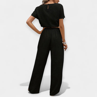 Stylish and wide-cut set