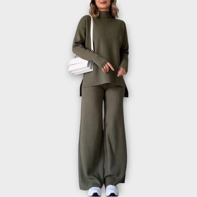 Knitted set with a comfortable fit