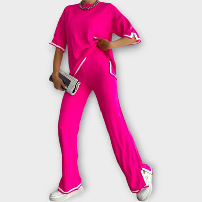 Short-sleeved knitted set with a wide cut