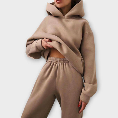 Hooded set with modern comfort