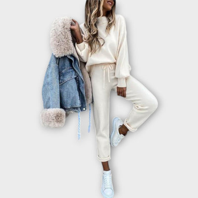 A set with a comfortable fit and timeless finish