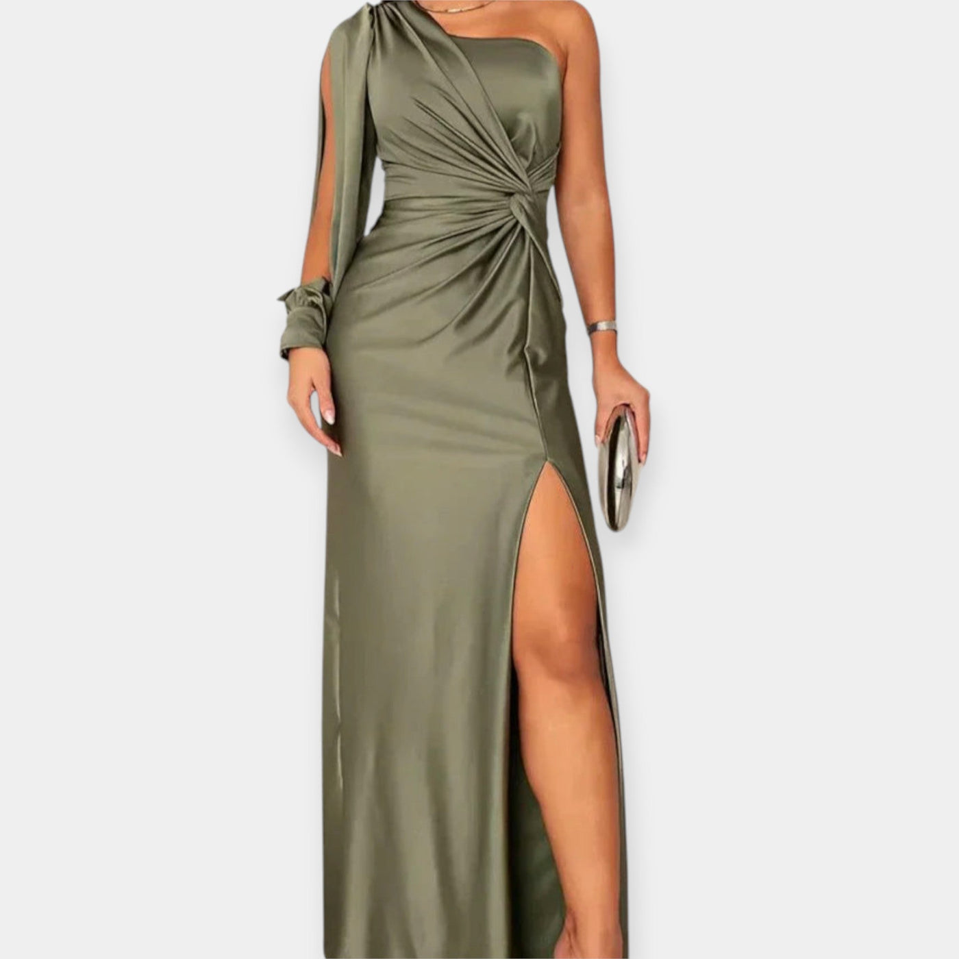 Maxi dress with one shoulder and slit