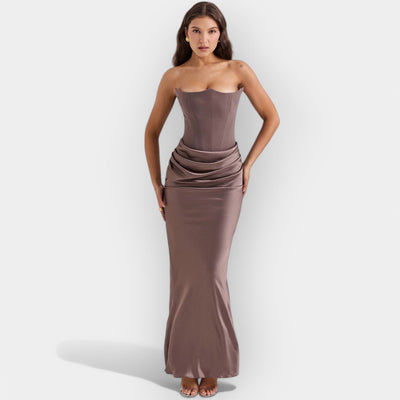 Maxi dress with a Parisian vibe