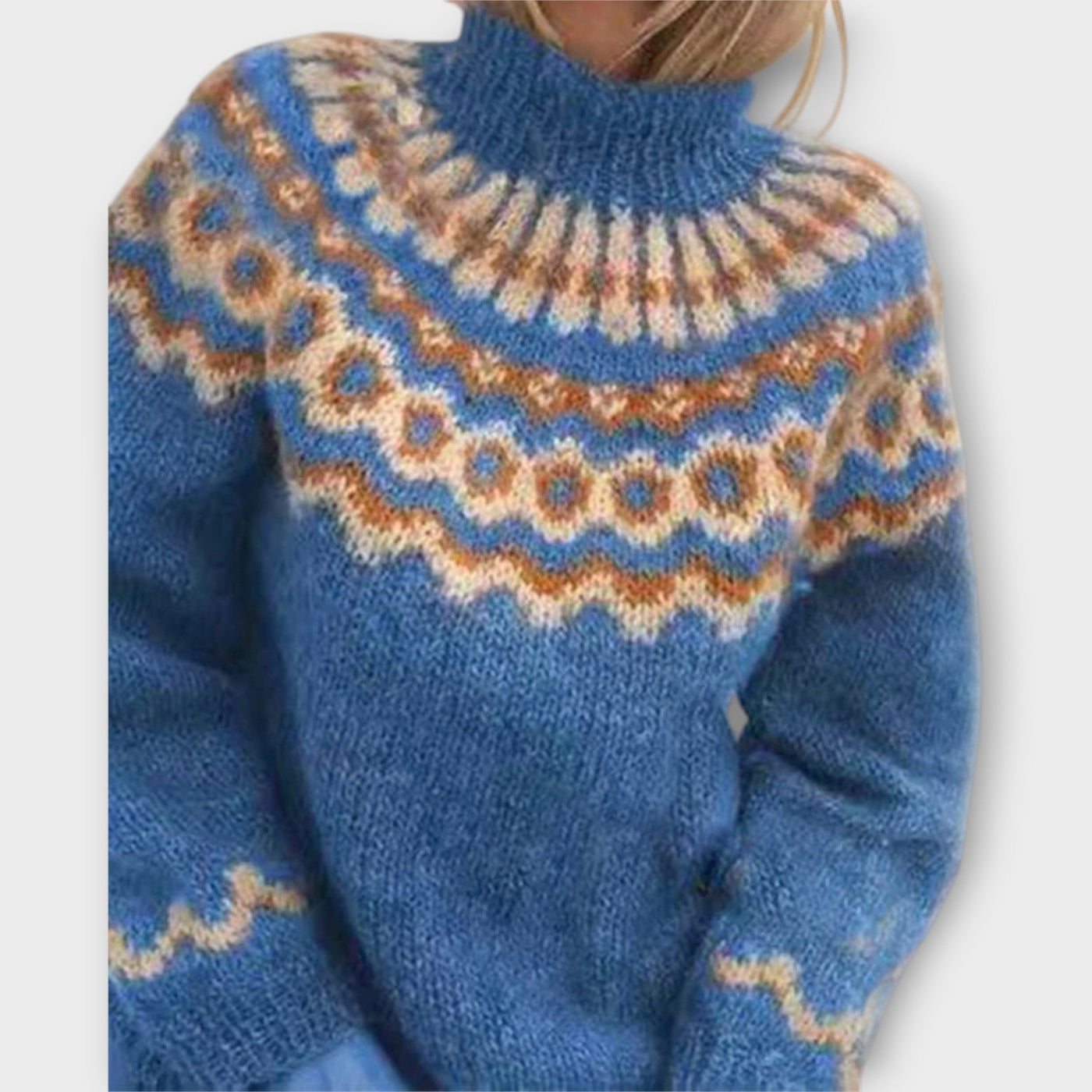 Knitted sweater with patterned collar