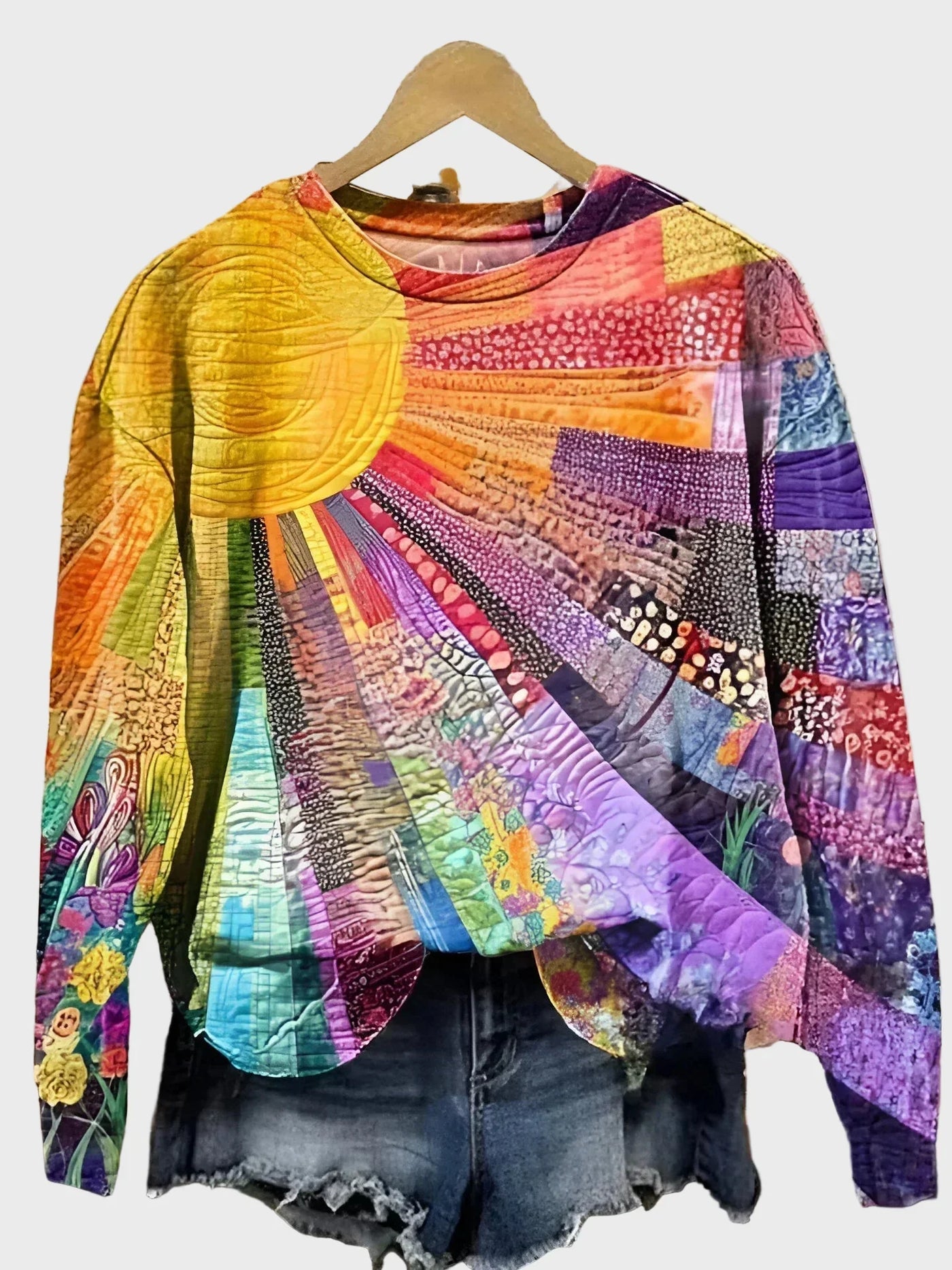 Knitted sweatshirt with sunray pattern