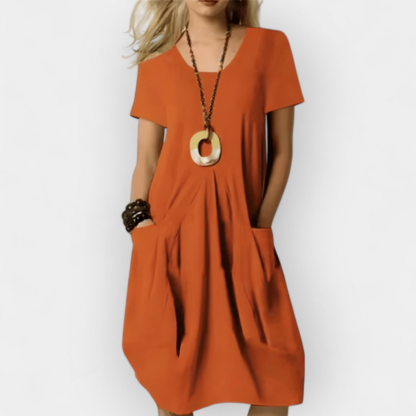 Cotton dress with a flattering line