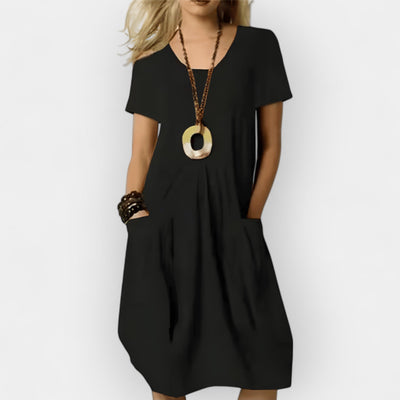 Cotton dress with a flattering line