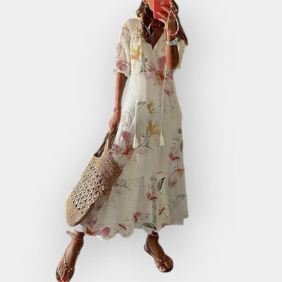 Maxi dress with a bohemian feel